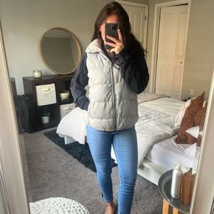 Old navy gray vest size medium :)